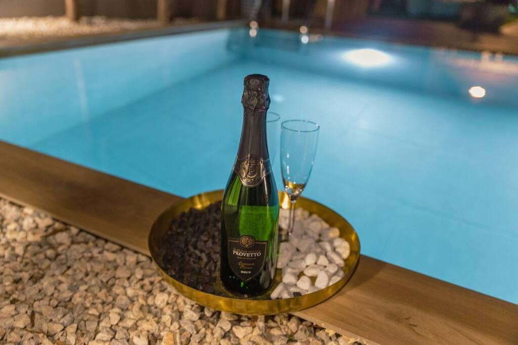 G&M Luxury Residence With Pool خانيا المظهر الخارجي الصورة