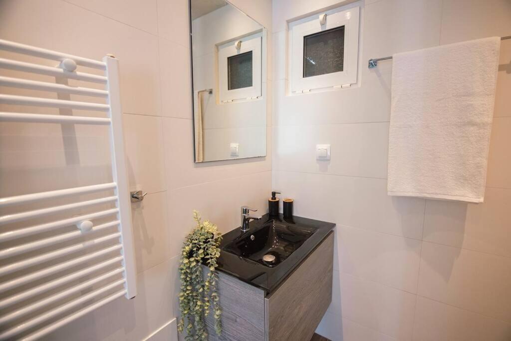 G&M Luxury Residence With Pool خانيا المظهر الخارجي الصورة